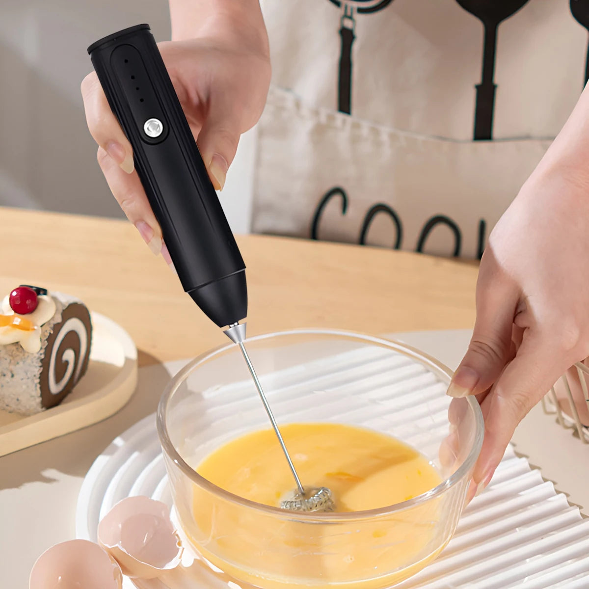 Mini Electric Milk Frother – view 4